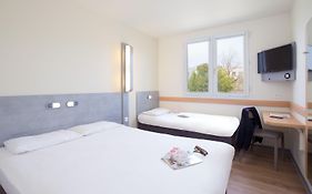 ibis budget Aubagne Paluds Agora